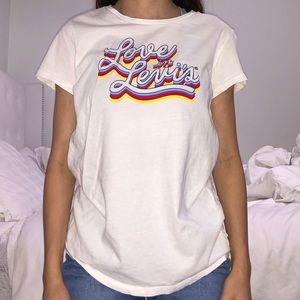 women’s levi’s short-sleeve t-shirt